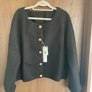 mysty woman 골드 버튼 노카라 자켓 블랙 F