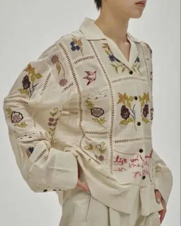 [ 미사용품 ] Embroidery Patchwork Shirts