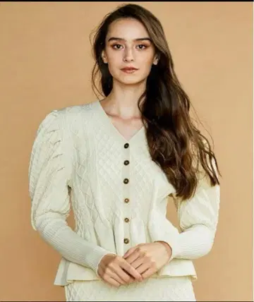 더블 스탠다드 클로징 sov. 소브 케이블 니트