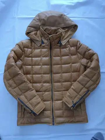 카멜 퀼팅 가죽 다운 자켓