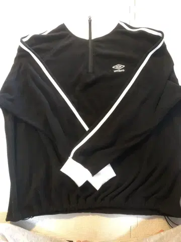 UMBRO PUBLUX 하프 지퍼 트레이닝복 M 사이즈