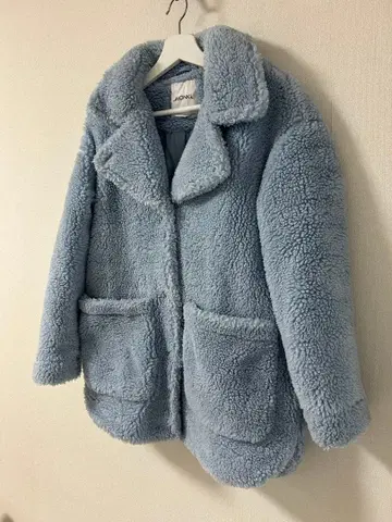 라이트 블루 보아 자켓