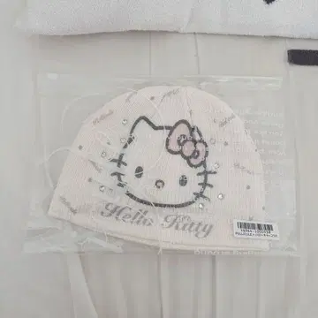 PELLICULE HELLO KITTY doodle beanie