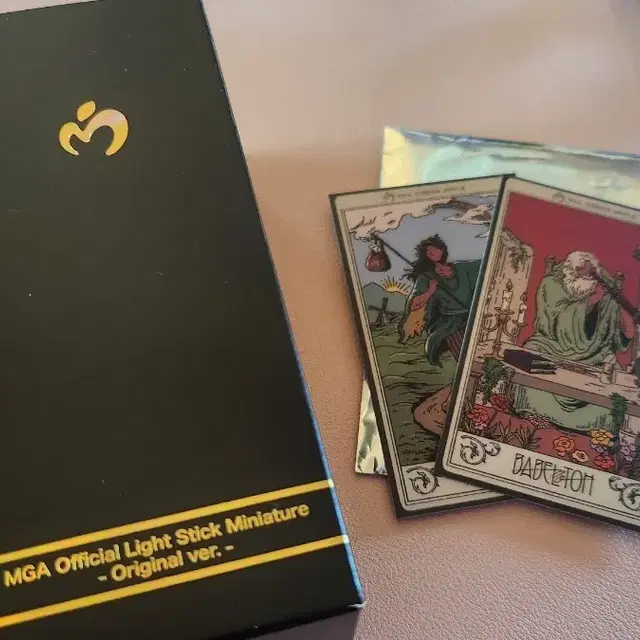 미세스그린애플 미니어쳐 응원봉 키링, 스티커