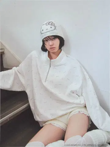 PELLICULE HELLO KITTY 하프 집업 탑