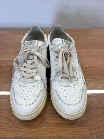 AUTRY 레트로 스니커즈 43