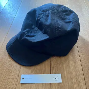 Bend Banner Cap 할로코모디티