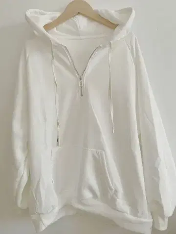 화이트 후드 부착 오버 사이즈 맨투맨
