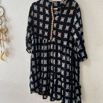 기하학 패턴 블랙 미니 원피스