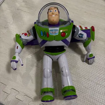 버즈 라이트이어 리얼 사이즈 토킹 피규어