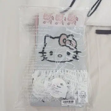 HELLO KITTY 허그 니트 머플러 페리큐어