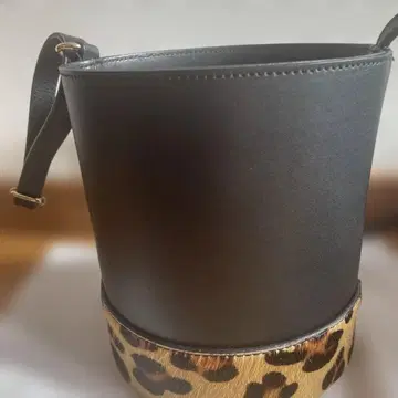 마르코 비앙키니 가죽 숄더백 새상품급