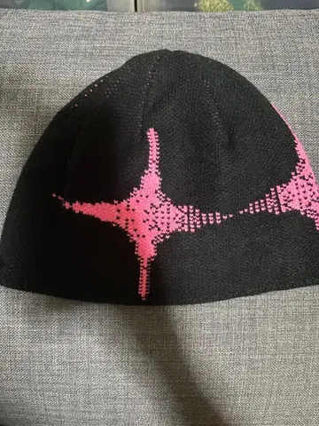 [ 현진 착용 ] LUVISTRUE 니트 모자