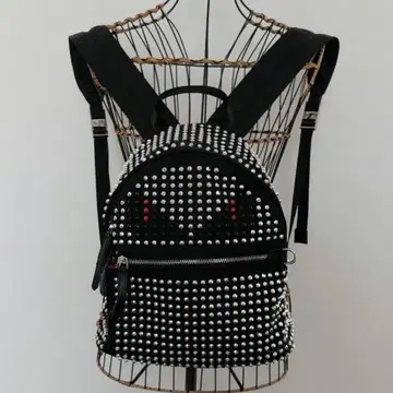 스터드 장식 백팩