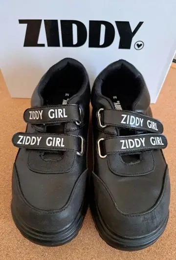 지디 통굽 벨트 스니커즈 23cm