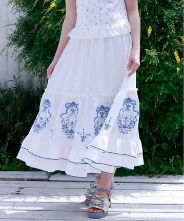 리본 x 부케 자수 스커트 화이트