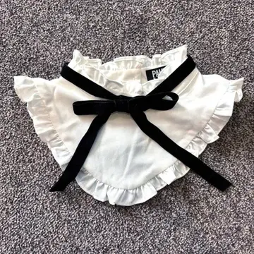 PAMEO POSE 탈착식 옷깃 화이트 벨벳 리본 포함