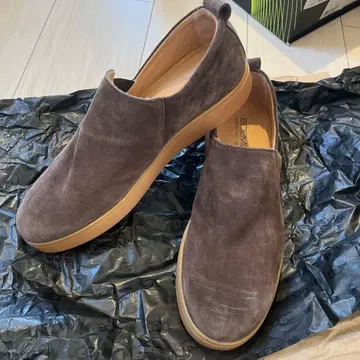 보에모스 슬립온 스웨이드