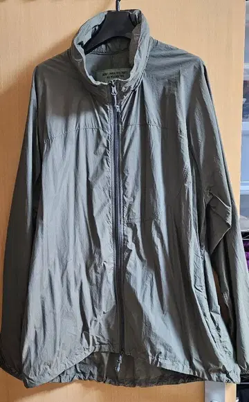 블랙 프라이데이 세일! 프릭스스토어 올리브 그린 나일론 자켓