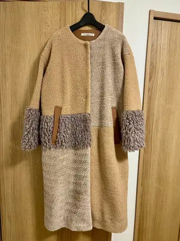 GALLARDAGALANTE 패치워크 보아 코트 이소재 프리 사이즈