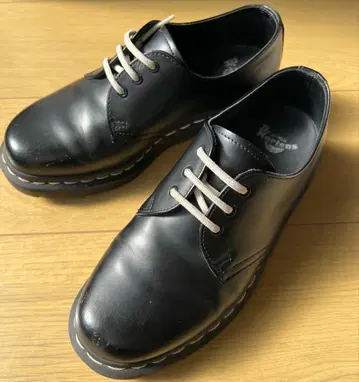 Dr. Martens 화이트 스티치 24.5