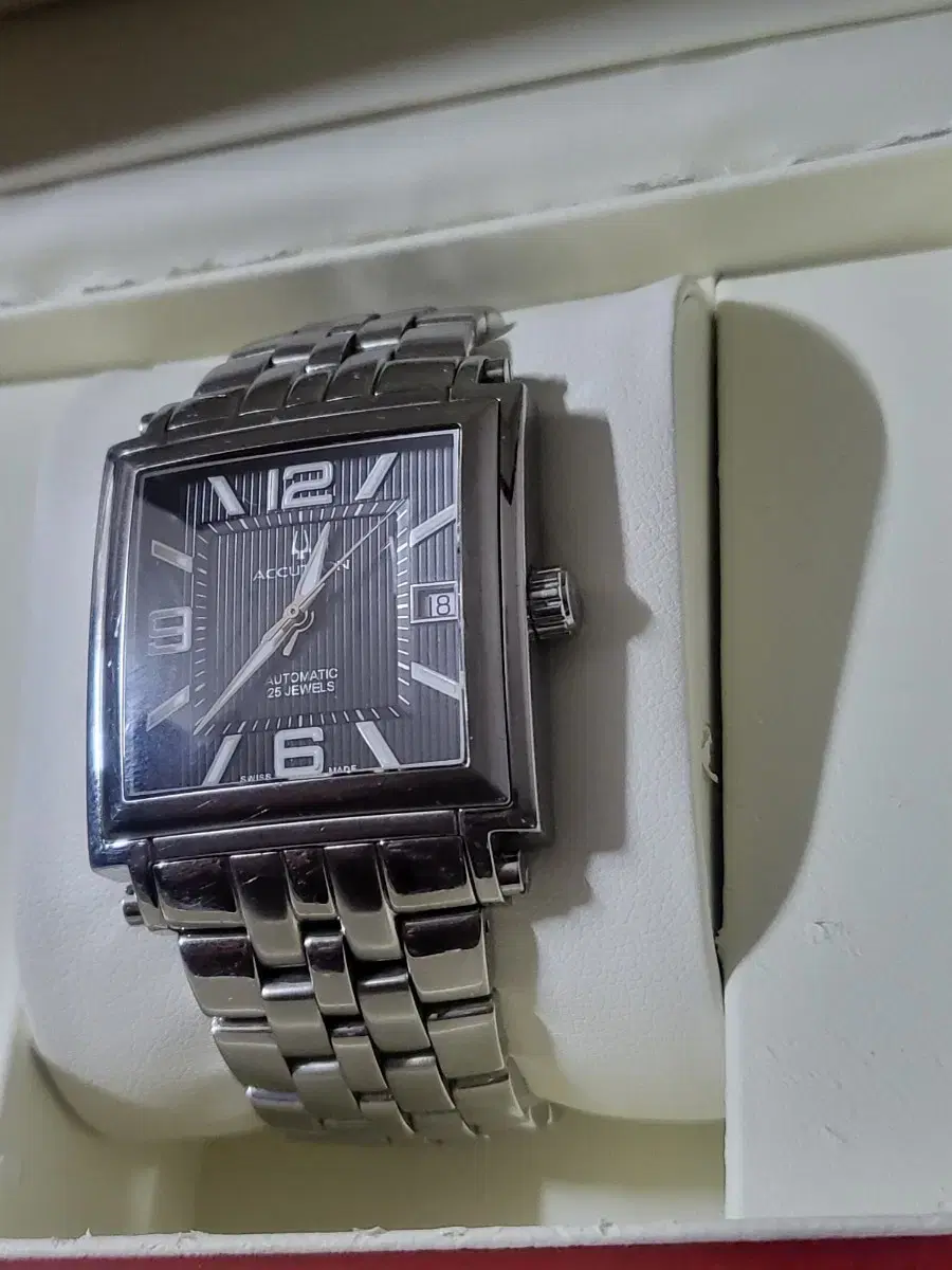 부로바 아큐트론