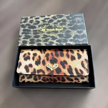 미사용 새상품 Just Heart 레오파드 무늬 장지갑