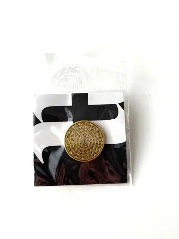 EXPO2025 몰타 골드 컬러 장식 핀 배지