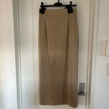 URBAN RESEARCH 새틴 스커트