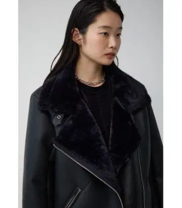 블랙 가죽 자켓 퍼 아줄바이마우지