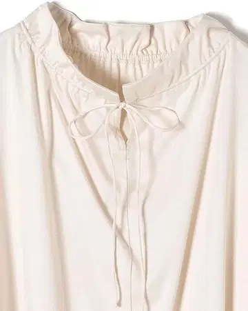 쉽스 SHIPS 프릴 넥 개더 풀오버 블라우스