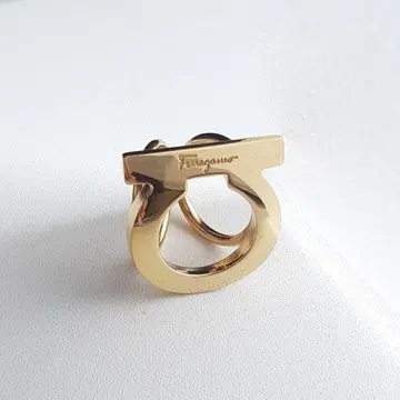 스카프링 Ferragamo 페라가모 골드 컬러 클로징