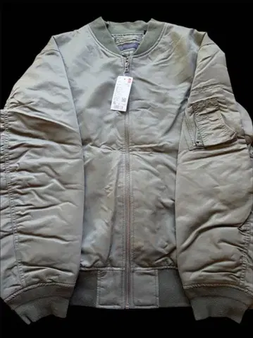 유니클로 MA-1 블루종 올리브