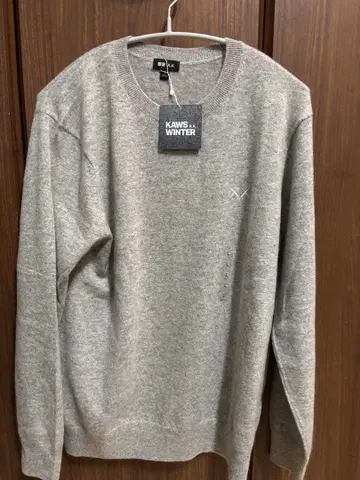 KAWS 캐시미어 크루넥 스웨터 유니클로