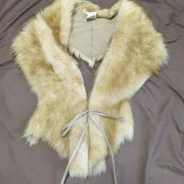 베이지 시어링 가죽 퍼 숄