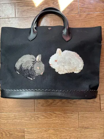 최종 가격 인하 화이트 블랙 토끼 원더풀 월드