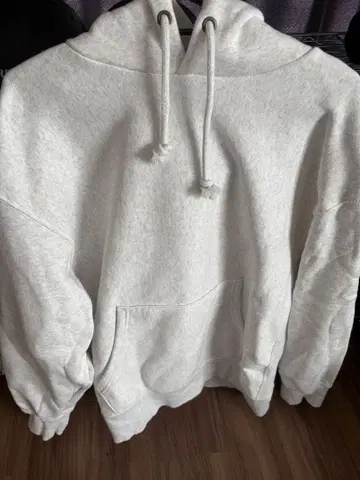 그레이 후드 부착 맨투맨