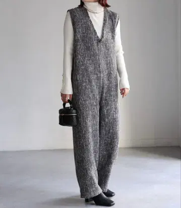 미사용 새상품 Riberry 깊은 V넥 트위드 살로펫 올인원