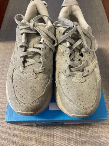 호카오네오네 클리프톤 스웨이드