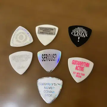 토모야스 호테이 기타 피크 7장 세트