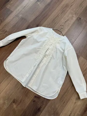 ohga 프릴 달린 화이트 셔츠