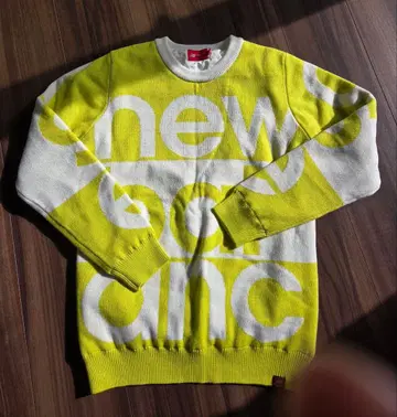 뉴발란스 로고 니트 스웨터 사이즈 2