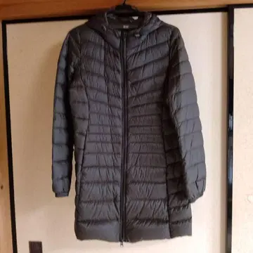 차콜 그레이 후드 부착 다운 롱 코트 새상품급