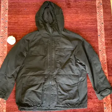 UNIQLO XL 화이트 마운티니어링 하이브리드 다운