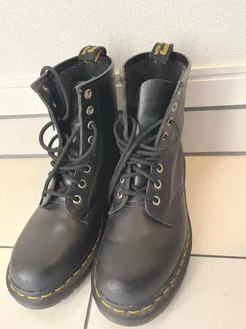 닥터 마틴 블랙 부츠 23cm
