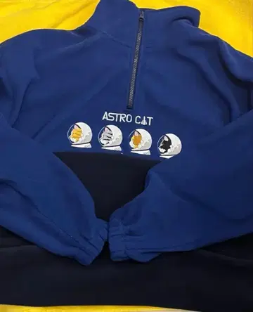 그라니프 아스트로 캣 하프 지퍼 맨투맨