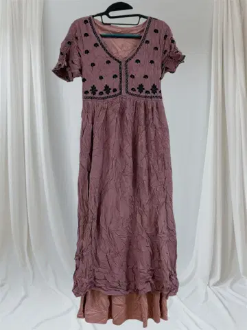 핑크 자수 반팔 롱 원피스 에스닉 내추럴