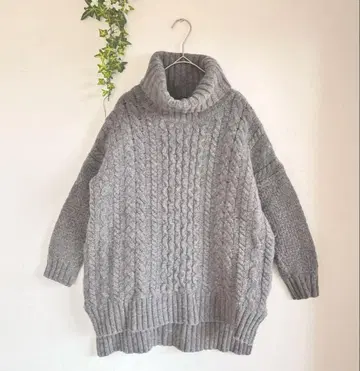 URBAN RESEARCH DOORS 새상품급 아란편 케이블 터틀 니트