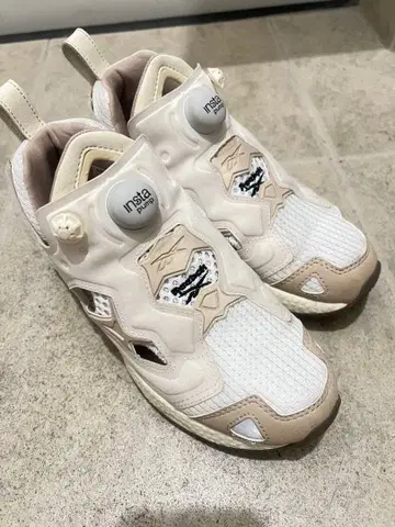 리복 인스타펌프 퓨리 화이트/베이지