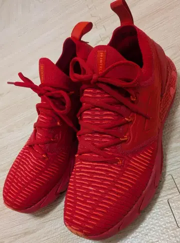 레어 새상품급 언더아머 UA 호버 팬텀 2 니트